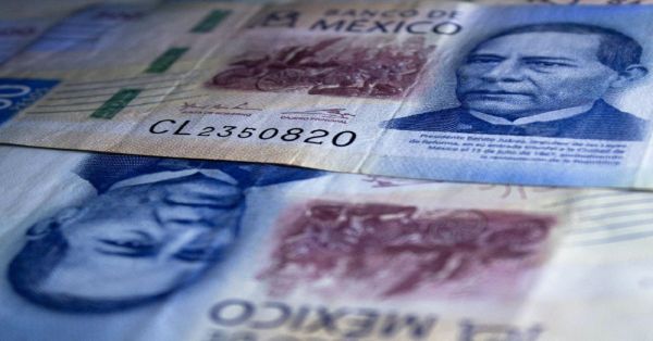 Logra cerrar el peso en su mejor nivel desde 2020