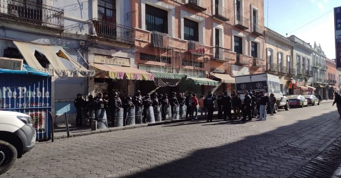 Realizan operativos en el Centro Hist&oacute;rico para evitar la instalaci&oacute;n de ambulantes
