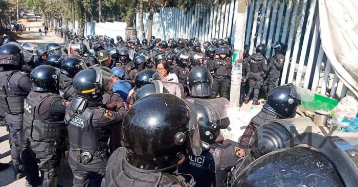 Destituye Sheinbaum a 2 funcionarios de la CDMX tras conflicto en Xochimilco