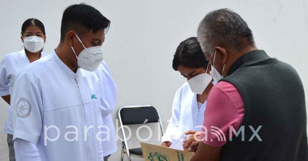 Priorizar&aacute;n uso de Paxlovid en com&oacute;rbidos, no vacunados y personas de la tercera edad