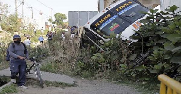 Pide gobernador de Puebla extremar precauciones al conducir para evitar accidentes