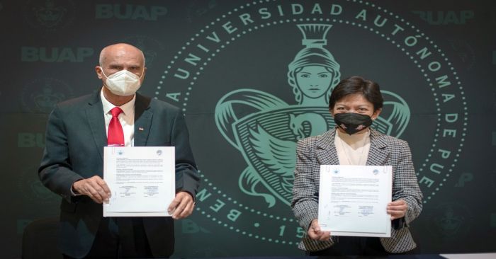 Conmemoran BUAP y Universidad de Camag&uuml;ey  30 a&ntilde;os de colaboraci&oacute;n acad&eacute;mica