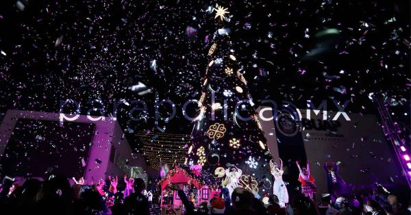 Enciende Lilia Cedillo la Navidad en el CCU BUAP&nbsp;