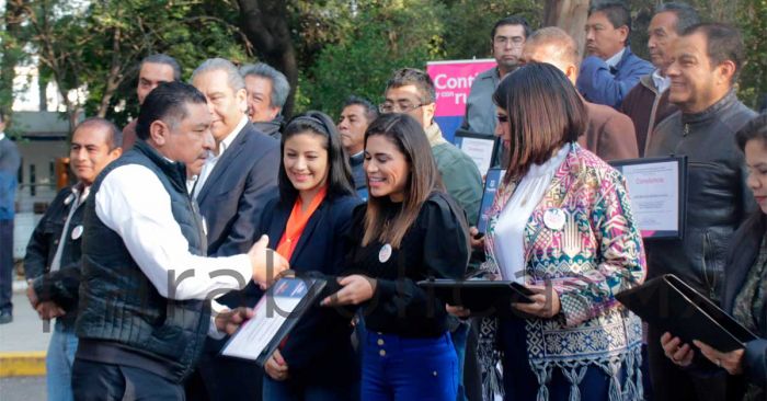 Entrega Ayuntamiento constancia de capacitaci&oacute;n a choferes de transporte p&uacute;blico