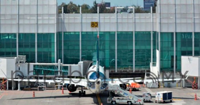 Suspende AICM vuelos por Desfile C&iacute;vico-Mlitar