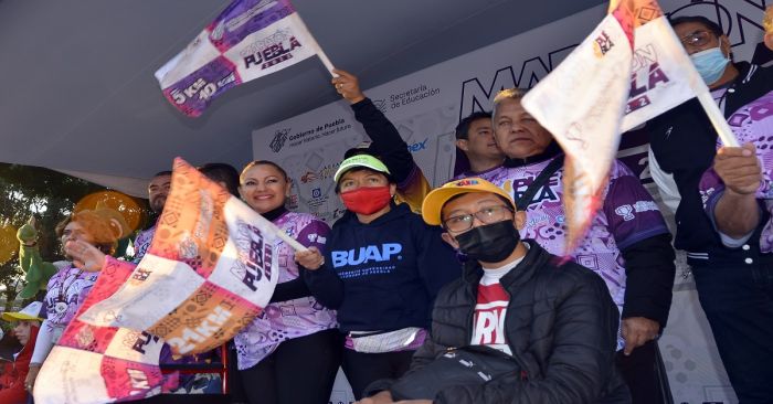 Participa Lilia Cedillo en el Marat&oacute;n Puebla 2022