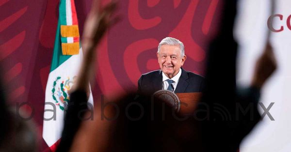 Pide AMLO a Elon Musk que garantice confianza y etica en Twitter antes de cobrar
