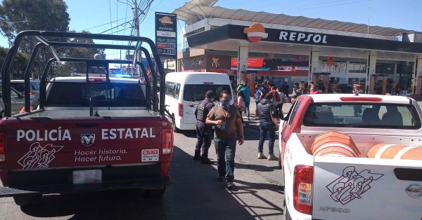 Remiten unidad de transporte turístico ilegal al depósito vehicular