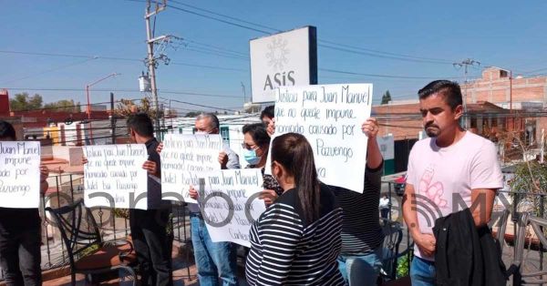 Exigen justicia familiares de "Gus", v&iacute;ctima de la imprudencia de un conductor de motocicleta
