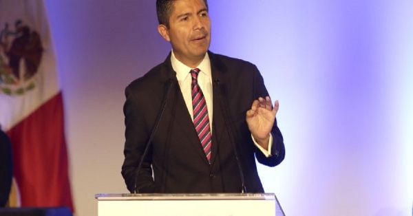 Acusa Eduardo Rivera a l&iacute;deres ambulantes por generar inseguridad y corrupci&oacute;n