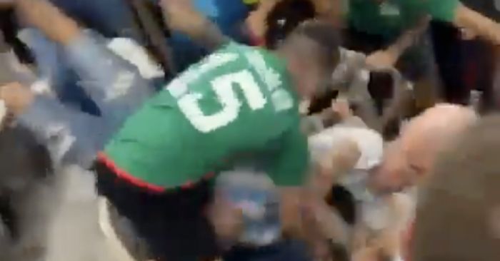 Pelea entre aficionados de México y Argentina en las gradas del Estadio Lusail