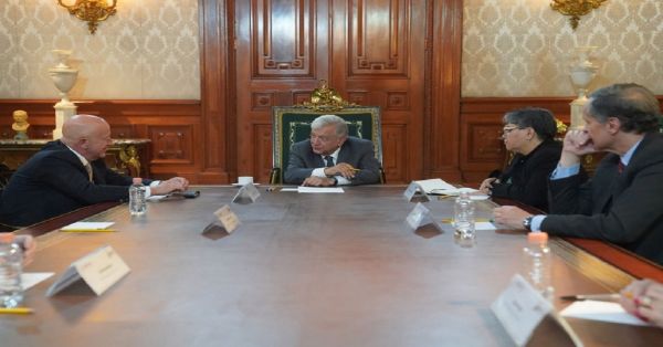 Se reúne AMLO con directivos de Mondelēz International y Grupo Bimbo