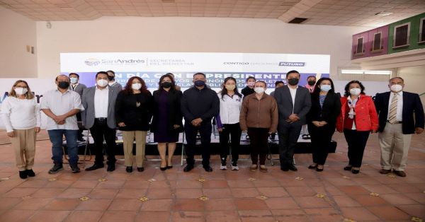 Entregan apoyos económicos a deportistas y escuelas en San Andrés Cholula