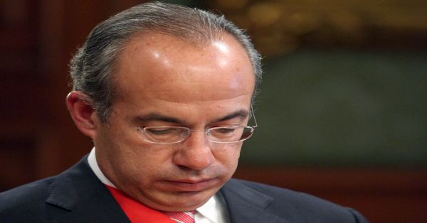 Expresa su pésame Felipe Calderón a la familia de Barbosa Huerta