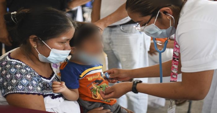 Realizan en Cuetzalan análisis sanguíneo a menores en &quot;Martes Ciudadano&quot;