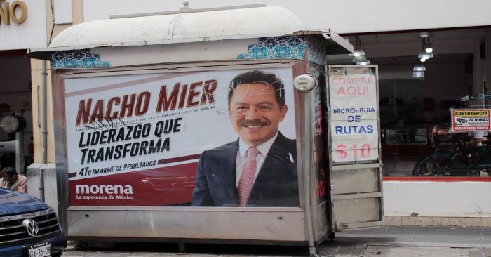 Retiran promocionales de Nacho Mier en el centro de Puebla