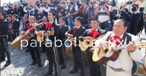 Con mariachis, dan el último adiós a Miguel Barbosa en Casa Aguayo