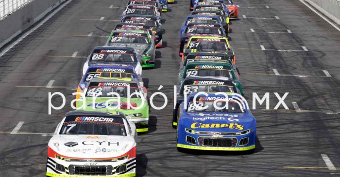 Viven miles de asistentes la fiesta Nascar en Amozoc