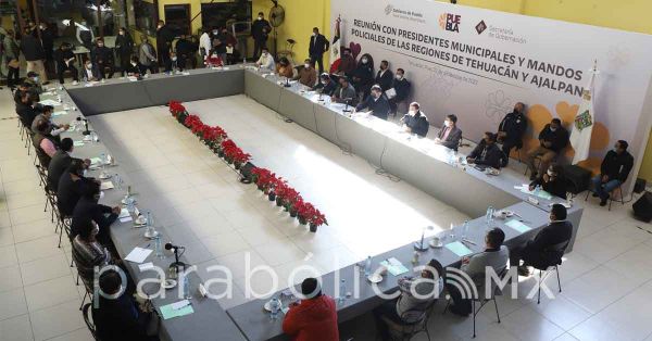 Llama Sergio Salomón a alcaldes de las regiones de Tehuacán y Ajalpan a garantizar la seguridad