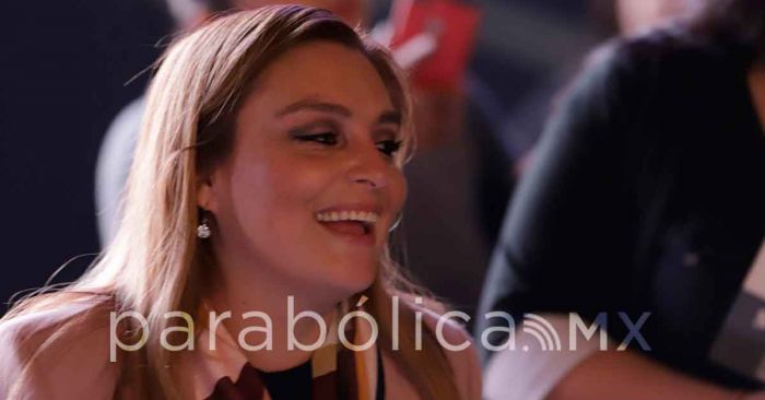Se deslinda Sandra Izcoa de grupo que busca &quot;desestabilizar a Puebla&quot;