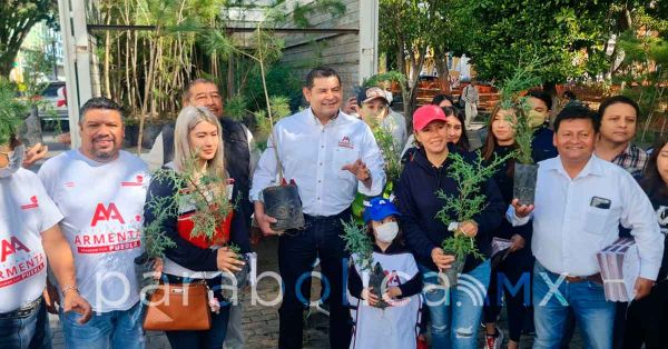 Recorre Armenta el Centro Histórico con la iniciativa Sembremos Esperanza