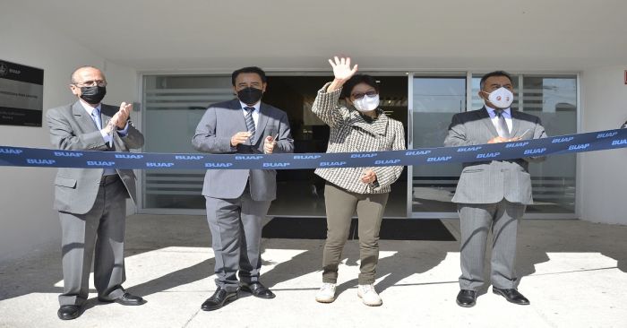 Inaugura nuevos espacios de la Universidad para Adultos de la BUAP