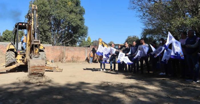 Colocan la primera piedra de la Unidad M&eacute;dica de Salud en Cuautlancingo