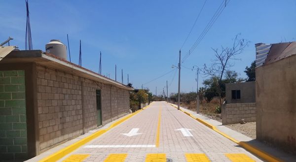 Adoquina gobierno de Puebla calles en regiones de Texmelucan, Tepexi y Libres