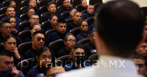 Imparte Eduardo Rivera conferencia a cadetes de la Academia de Polic&iacute;a