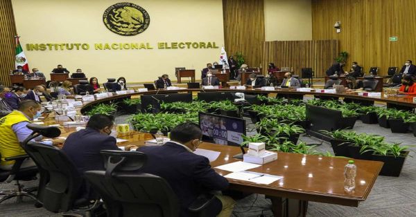 Niegan Obispos ser los promotores de la marcha en defensa del INE