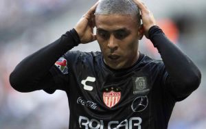 El goleador Brian Fernández vuelve a recaer en drogas y es hospitalizado de emergencia