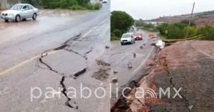 Se desgaja tramo de la carretera Acatlán-Huajuapan