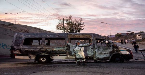 Van 17 detenidos por bloqueos y quema de veh&iacute;culos en BC