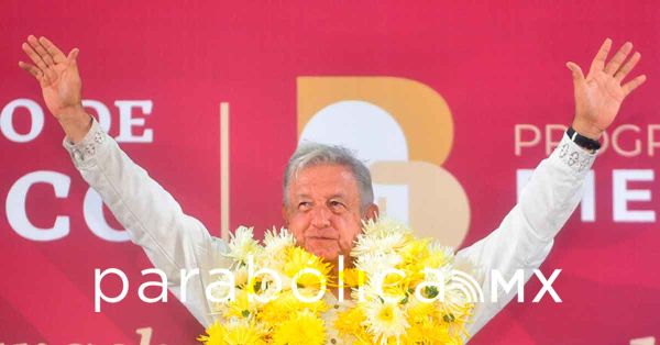 Anuncia AMLO pensión universal para personas con discapacidad en Veracruz