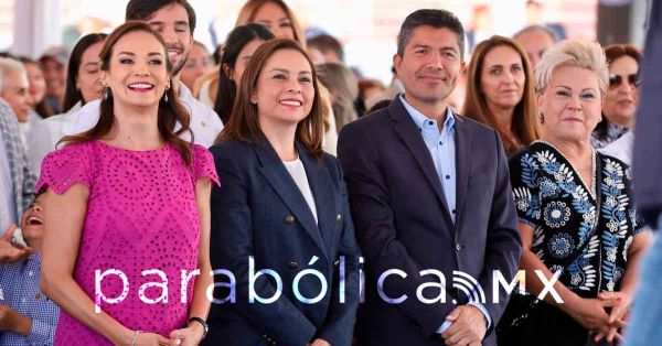 "Vamos por m&aacute;s", le dice Liliana Ortiz a Eduardo Rivera en su informe