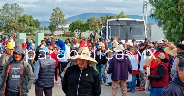Protestan pobladores de Quecholac contra cementos Cruz Azul