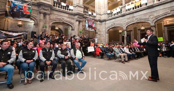 Signan acuerdo salarial Sindicato y ayuntamiento