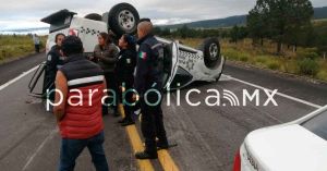 Deja 13 policias auxiliares lesionados volcadura de patrulla en Zacatlán