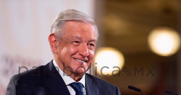 Confirma López Obrador entrega del AICM a la Marina