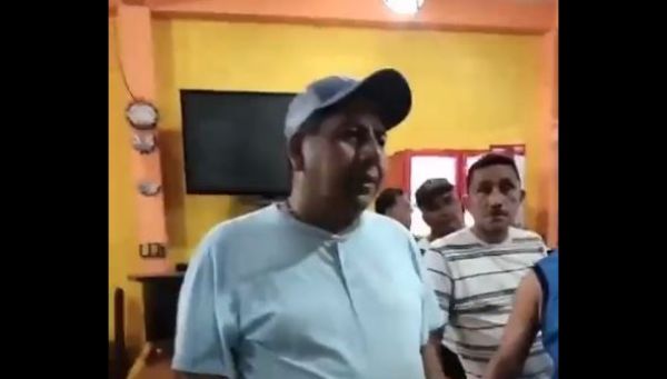 Golpea alcalde chiapaneco a periodista en transmisión en vivo