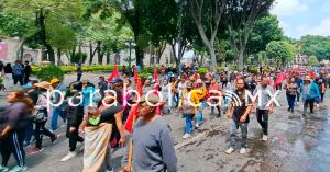 Marchan comerciantes de Amalucan contra la 28 de Octubre