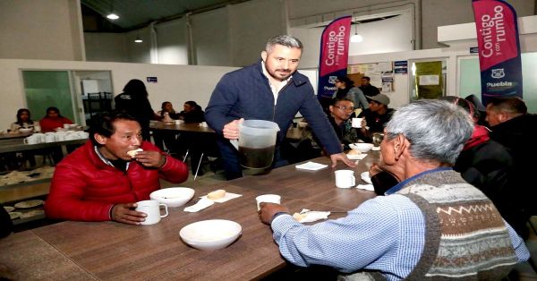 Ofrece SMDIF Puebla  cena de fin de año a personas en situación vulnerable