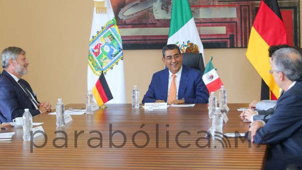 Se reúne Sergio Salomón con embajador de Alemania