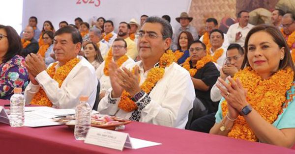 Conserva Puebla legado de pueblos originarios con Mole de Caderas: Sergio Salomón