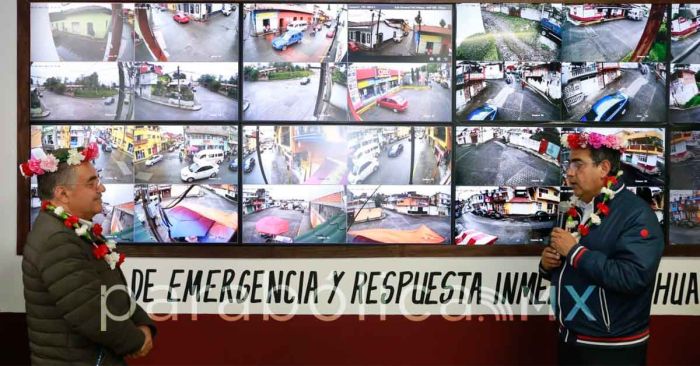 Entrega Sergio Salomón 10 patrullas equipadas al Ayuntamiento de Huauchinango