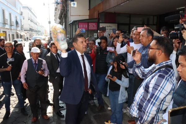 Donar&aacute; Armenta su salario a damnificados de Guerrero