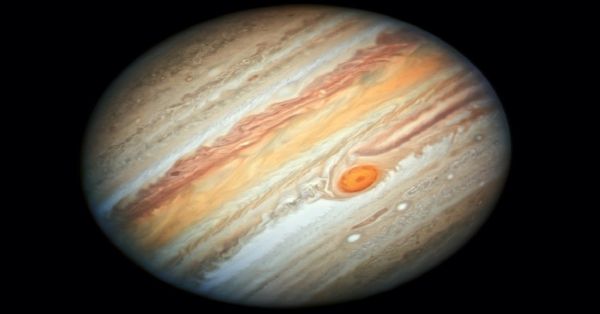 Capturan impactante imagen de Júpiter y su luna Io