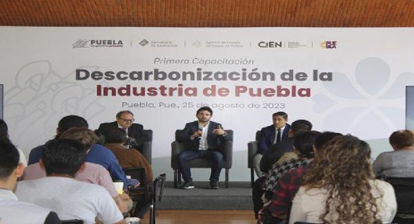 Capacita Agencia de Energía a industria y comercio en materia de descarbonización