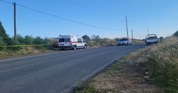 Localizan hombre sin vida con narcomensaje en Santa Isabel Cholula