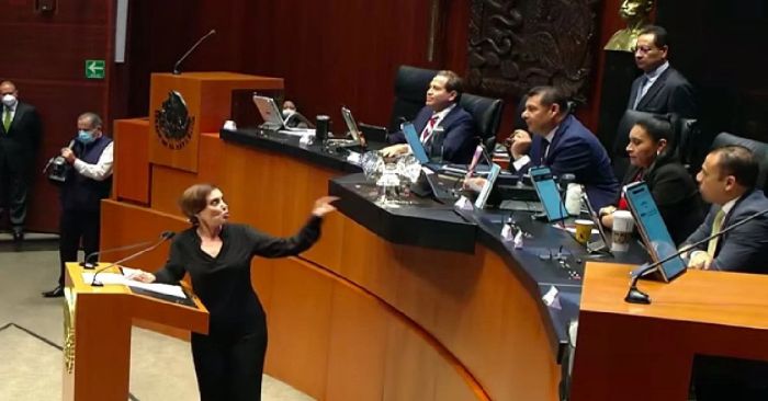 Protagonizan encontronazo Lilly T&eacute;llez y Armenta